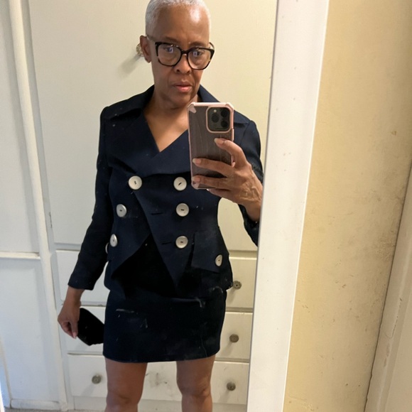 Meet your Posher, Tonya Anna Maria - Picture 2 of 2